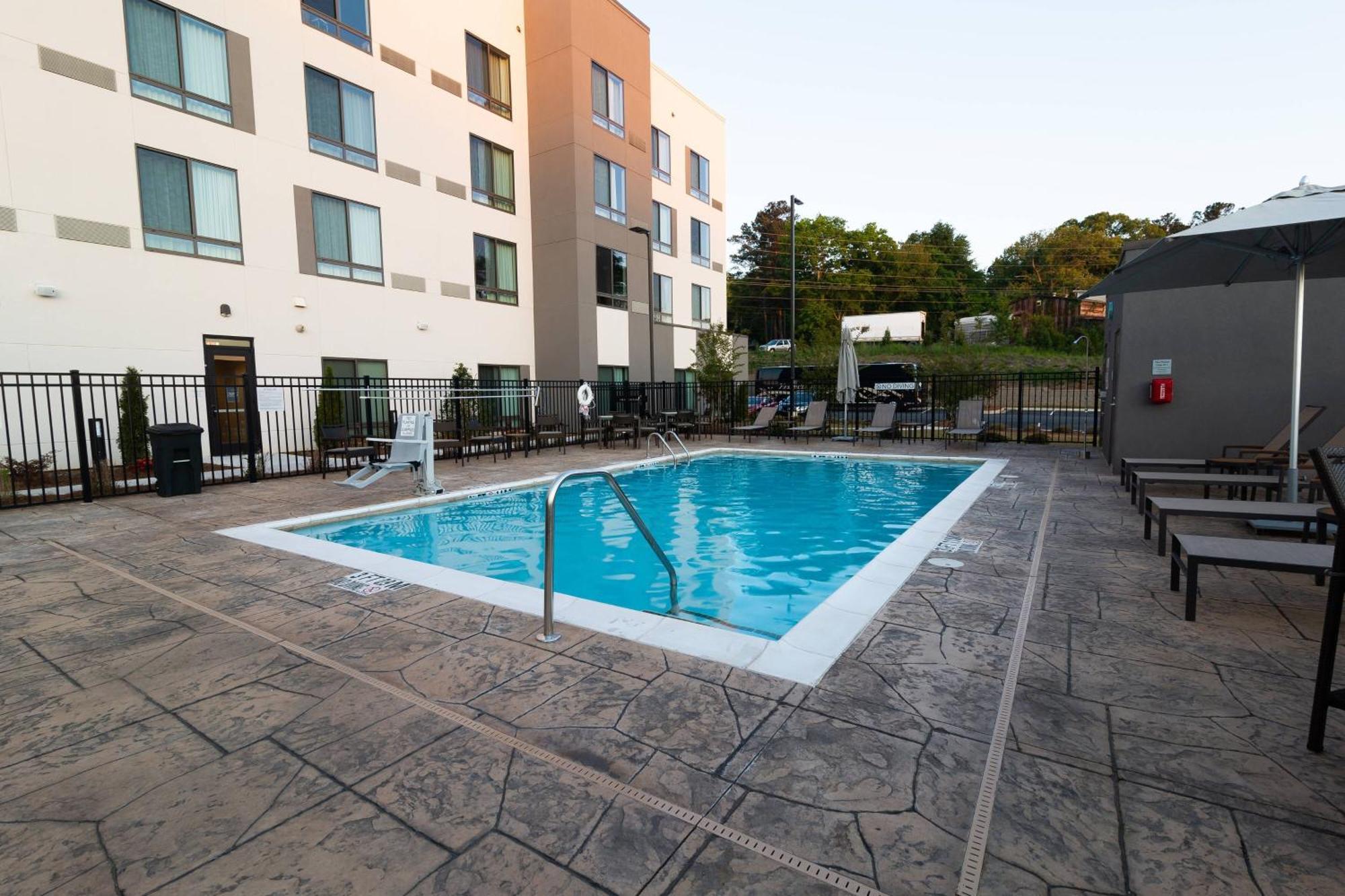 Courtyard By Marriott Κάρτερσβιλ Εξωτερικό φωτογραφία
